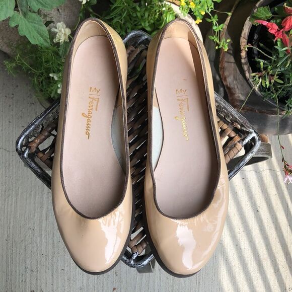 My Ferragamo Italian Designer Nude Patent Leather Flats - Picture 2 of 10